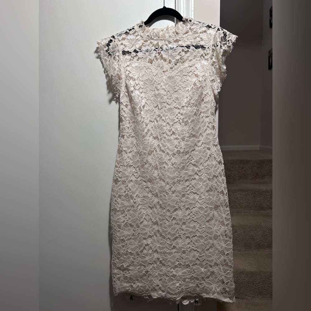Ivory/Off-White Lace, Size 10
